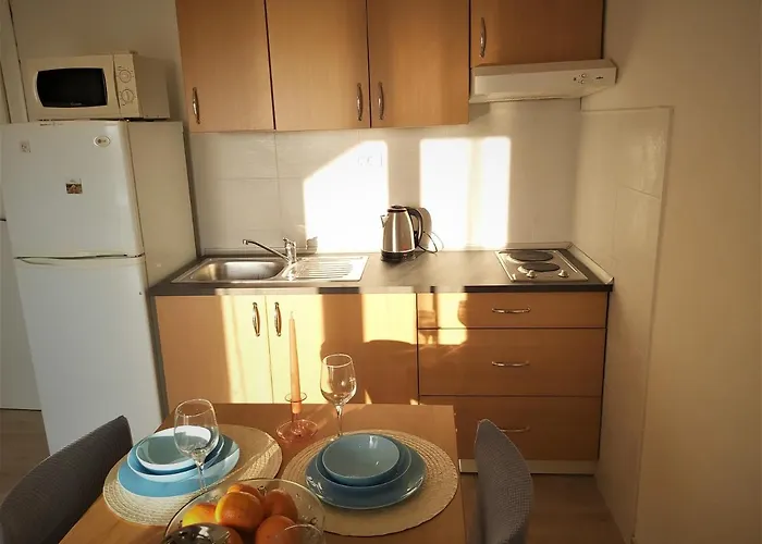 Helena Apartament *
